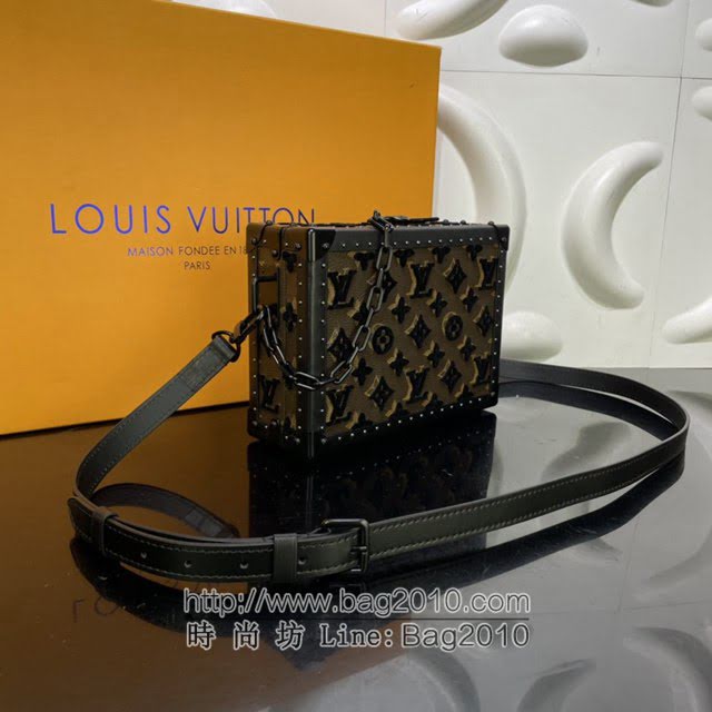 Louis Vuitton新款男包 M20233 路易威登Soft Trunk手袋 LV老花绣花男士盒子包邮差包单肩斜挎包  ydh4192